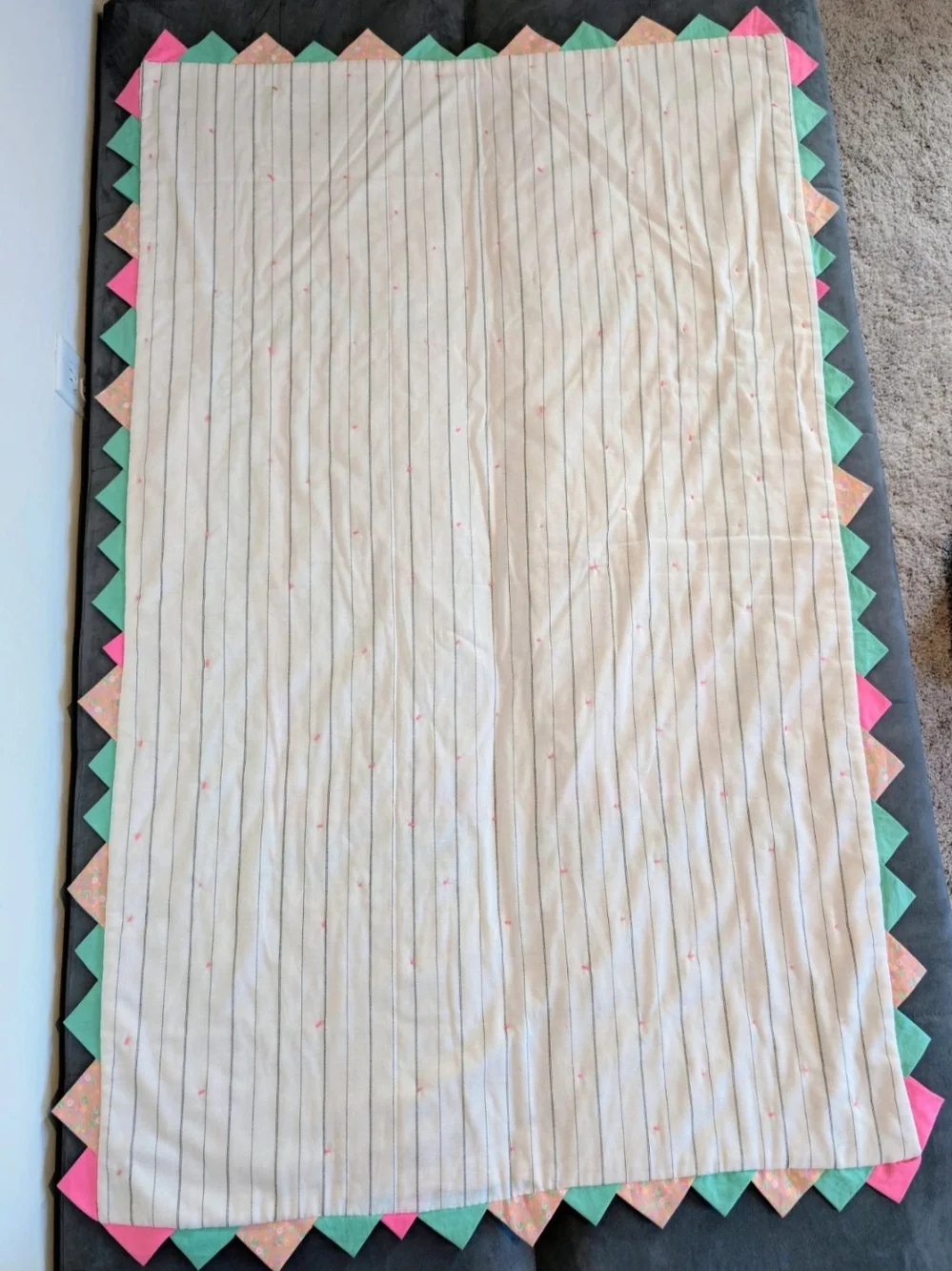 Handmade Vintage Mickey Mouse 60th Anniversary Quilt Prairie Point Border (1988)